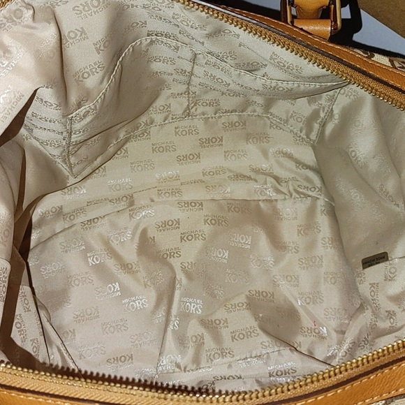 Michael Kors MK Bedford Barrel Bag Satchel Beige Signature Canvas Handbag Large - Picture 5 of 7